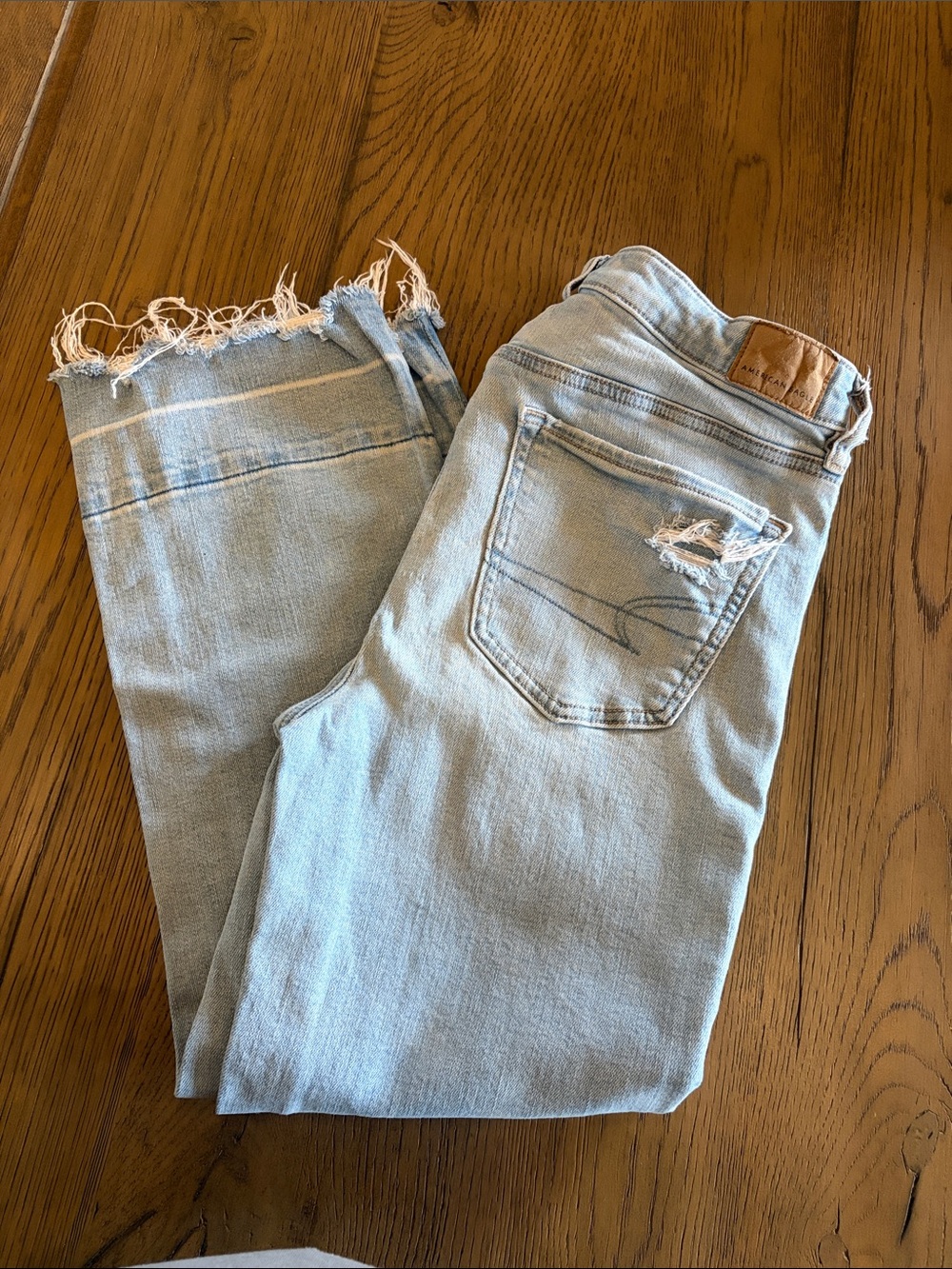 American Eagle Outfitters Light Blue Frayed Hem Ankle Jeans